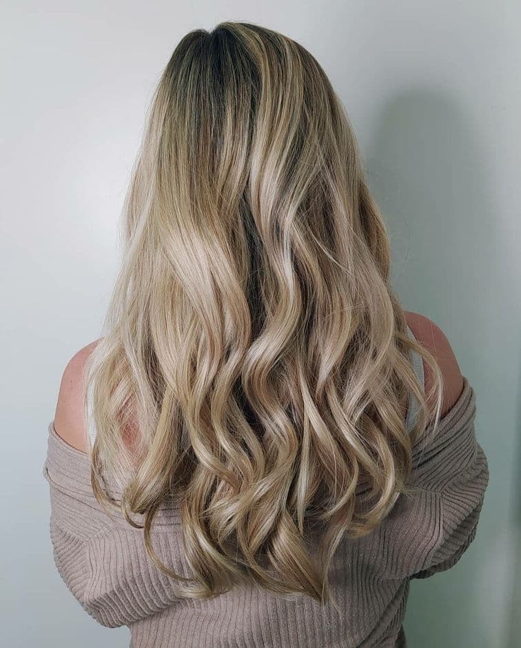 Női hajformázás a Lazar's szépségszalonban